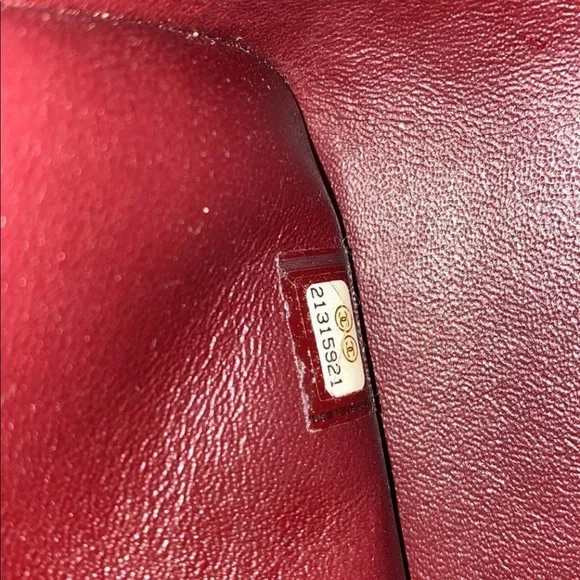 Authentic Classic Chanel black cavier jumbo - Picture 2 of 10